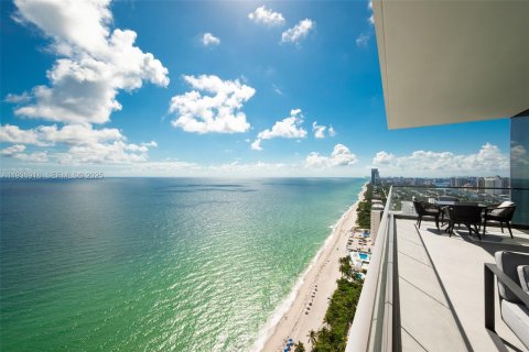 Copropriété à vendre à Hallandale Beach, Floride: 3 chambres, 236.81 m2 № 1994814 - photo 17