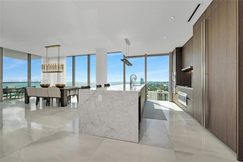 Copropriété à vendre à Hallandale Beach, Floride: 3 chambres, 236.81 m2 № 1994814 - photo 2