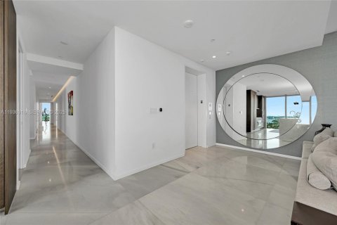 Copropriété à vendre à Hallandale Beach, Floride: 3 chambres, 236.81 m2 № 1994814 - photo 20