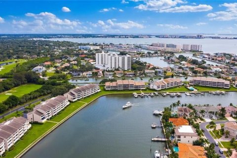 Condominio en alquiler en Gulfport, Florida, 2 dormitorios, 137.12 m2 № 1894550 - foto 1