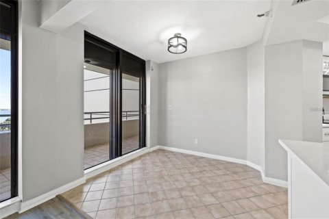 Condominio en alquiler en Gulfport, Florida, 2 dormitorios, 137.12 m2 № 1894550 - foto 25