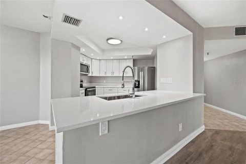 Condominio en alquiler en Gulfport, Florida, 2 dormitorios, 137.12 m2 № 1894550 - foto 28