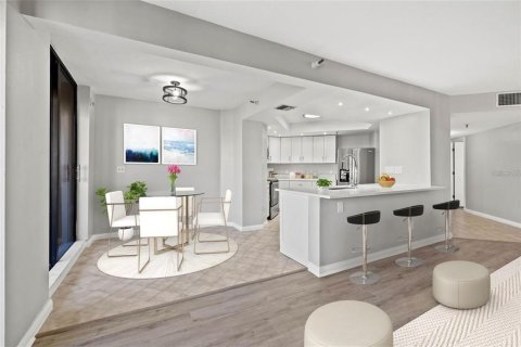 Condominio en alquiler en Gulfport, Florida, 2 dormitorios, 137.12 m2 № 1894550 - foto 15