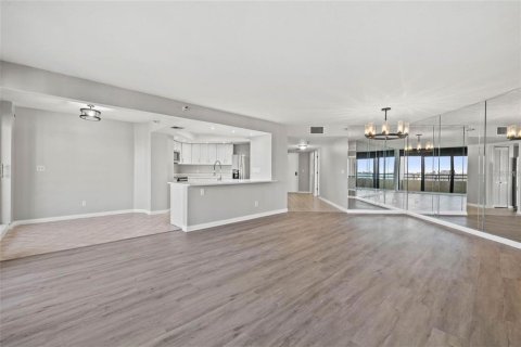 Condominio en alquiler en Gulfport, Florida, 2 dormitorios, 137.12 m2 № 1894550 - foto 23