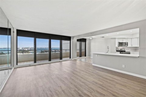 Condominio en alquiler en Gulfport, Florida, 2 dormitorios, 137.12 m2 № 1894550 - foto 16