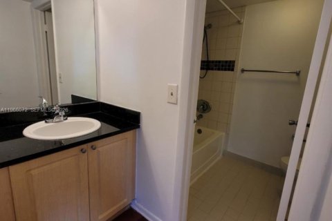 Снять в аренду кондоминиум в Санрайз, Флорида 2 спальни, 91.6м2, № 2079994 - фото 12