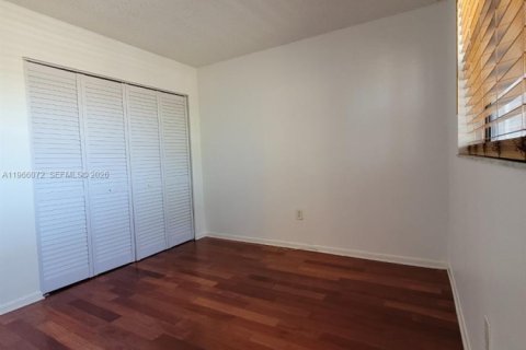 Снять в аренду кондоминиум в Санрайз, Флорида 2 спальни, 91.6м2, № 2079994 - фото 7