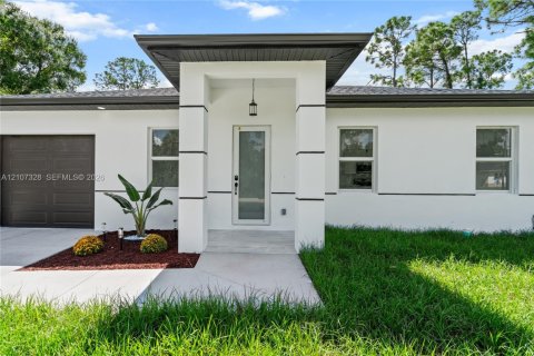 House in Lehigh Acres, Florida 3 bedrooms, 98.76 sq.m. № 2417887 - photo 13