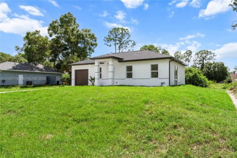 House in Lehigh Acres, Florida 3 bedrooms, 98.76 sq.m. № 2417887 - photo 16