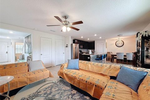 Casa en venta en Brooksville, Florida, 4 dormitorios, 169.55 m2 № 1917604 - foto 5