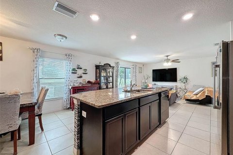 Casa en venta en Brooksville, Florida, 4 dormitorios, 169.55 m2 № 1917604 - foto 10