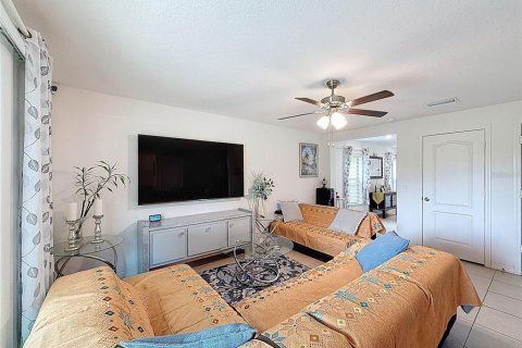 Casa en venta en Brooksville, Florida, 4 dormitorios, 169.55 m2 № 1917604 - foto 4