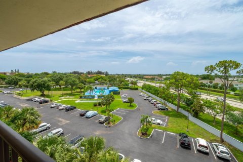 Condo in Lake Worth, Florida, 2 bedrooms № 2181922 - photo 26