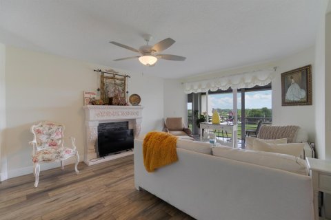 Condo in Lake Worth, Florida, 2 bedrooms № 2181922 - photo 9