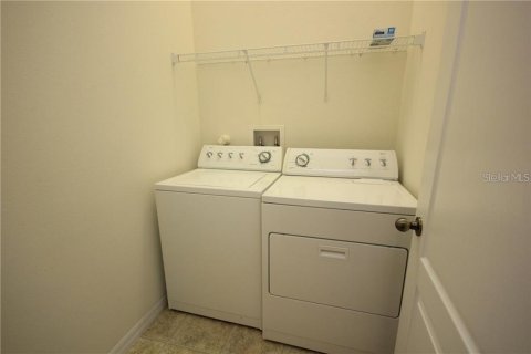Condo in Riverview, Florida, 2 bedrooms  № 1917039 - photo 9