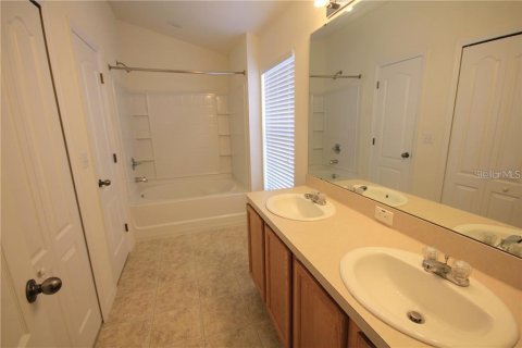 Condo in Riverview, Florida, 2 bedrooms  № 1917039 - photo 6