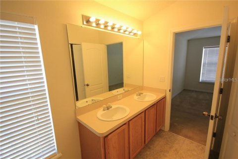 Condo in Riverview, Florida, 2 bedrooms  № 1917039 - photo 5