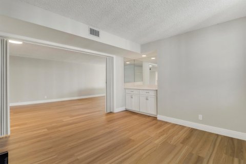 Condo in Jupiter, Florida, 2 bedrooms  № 2190029 - photo 14