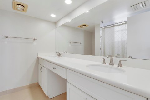 Condo in Jupiter, Florida, 2 bedrooms  № 2190029 - photo 9