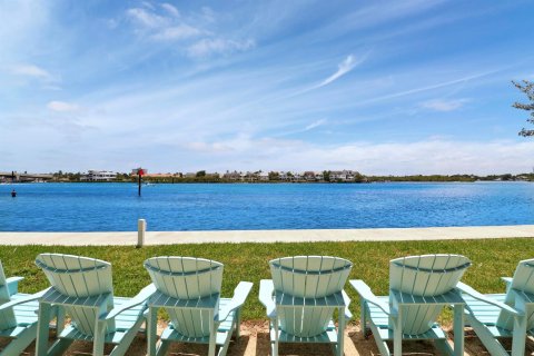 Condo in Jupiter, Florida, 2 bedrooms  № 2190029 - photo 23