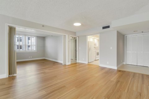 Condo in Jupiter, Florida, 2 bedrooms  № 2190029 - photo 13