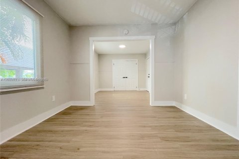 Снять в аренду квартиру в Холливуд, Флорида 1 спальня, 51.1м2, № 2089581 - фото 5