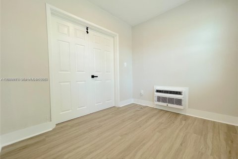 Снять в аренду квартиру в Холливуд, Флорида 1 спальня, 51.1м2, № 2089581 - фото 4