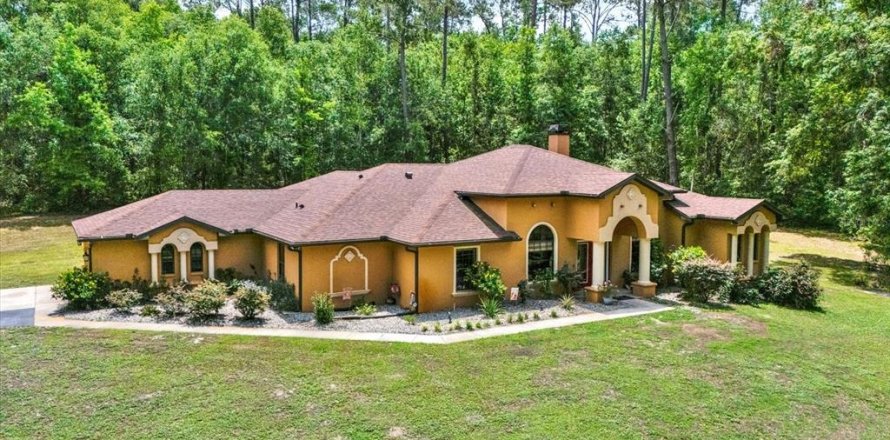 Villa ou maison à Brooksville, Floride 3 chambres, 270.35 m2 № 1681573