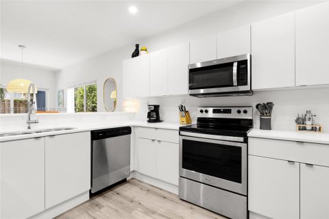 Townhouse in Pompano Beach, Florida 3 bedrooms, 183.02 sq.m. № 1920480 - photo 6
