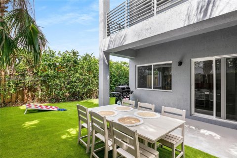 Townhouse in Pompano Beach, Florida 3 bedrooms, 183.02 sq.m. № 1920480 - photo 29