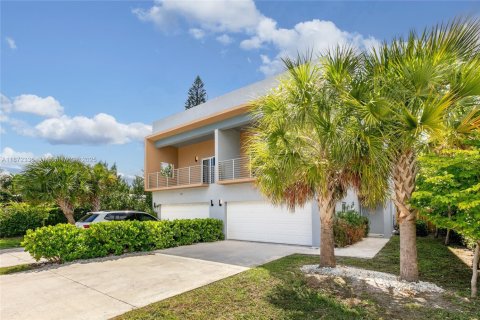 Townhouse in Pompano Beach, Florida 3 bedrooms, 183.02 sq.m. № 1920480 - photo 3