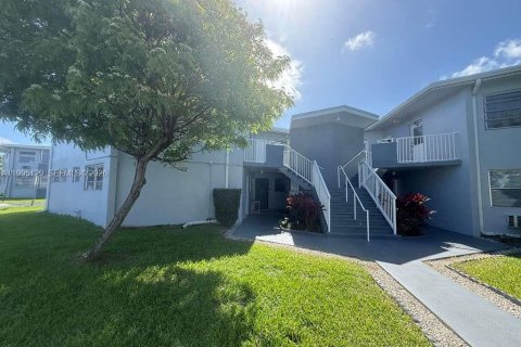 Condominio en alquiler en Miami, Florida, 1 dormitorio, 61.32 m2 № 2062633 - foto 12