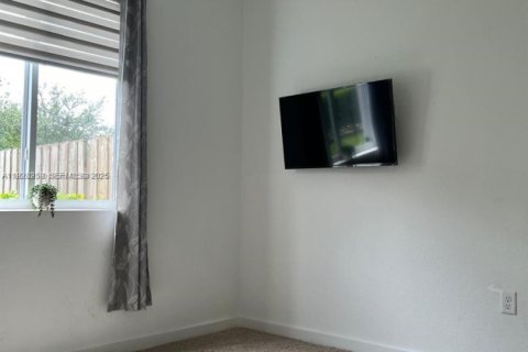 Townhouse in Miami Gardens, Florida 4 bedrooms, 148.83 sq.m. № 1988376 - photo 14