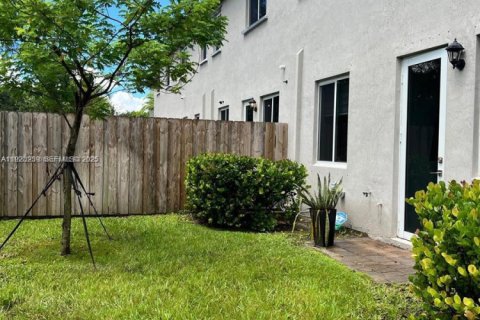 Townhouse in Miami Gardens, Florida 4 bedrooms, 148.83 sq.m. № 1988376 - photo 24