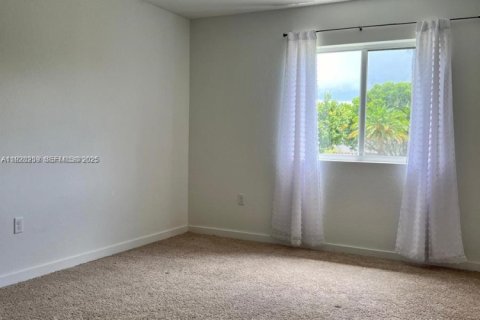 Townhouse in Miami Gardens, Florida 4 bedrooms, 148.83 sq.m. № 1988376 - photo 15