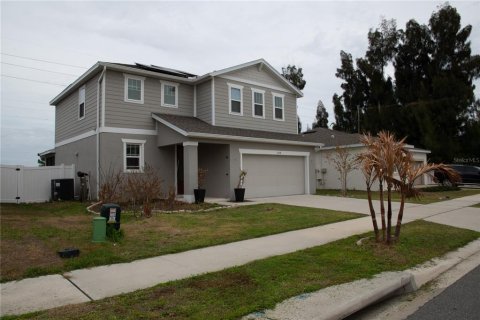 House in Haines City, Florida 3 bedrooms, 186.18 sq.m. № 2165919 - photo 7
