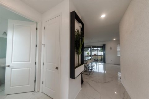 House in Haines City, Florida 3 bedrooms, 186.18 sq.m. № 2165919 - photo 16