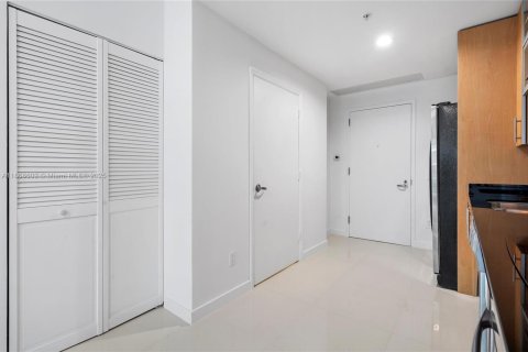 Купить кондоминиум в Майами, Флорида 1 спальня, 72.93м2, № 1897676 - фото 9