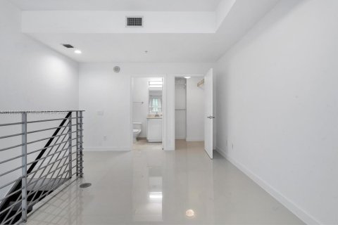 Купить кондоминиум в Майами, Флорида 1 спальня, 72.93м2, № 1897676 - фото 17