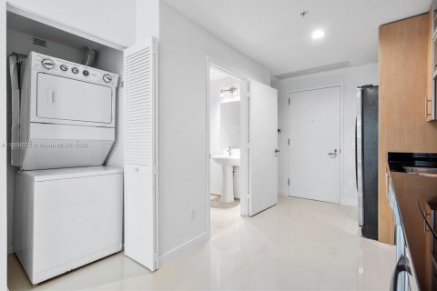 Купить кондоминиум в Майами, Флорида 1 спальня, 72.93м2, № 1897676 - фото 11