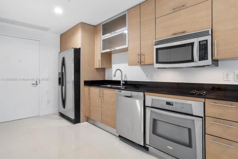 Купить кондоминиум в Майами, Флорида 1 спальня, 72.93м2, № 1897676 - фото 8