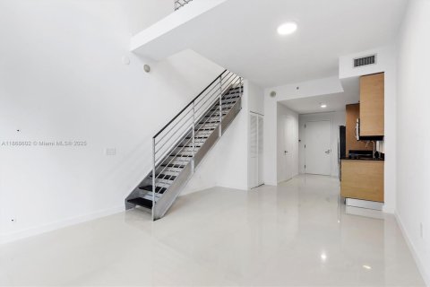 Купить кондоминиум в Майами, Флорида 1 спальня, 72.93м2, № 1897676 - фото 7