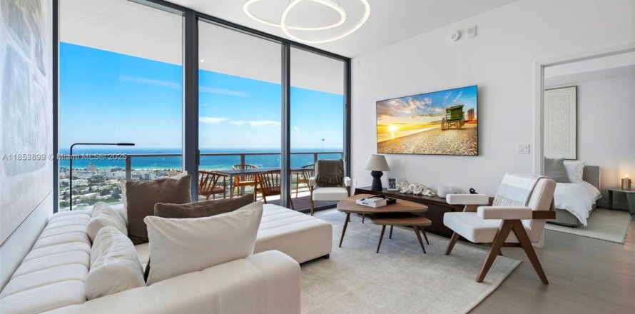 Condominio en Miami Beach, Florida, 2 dormitorios № 1872346