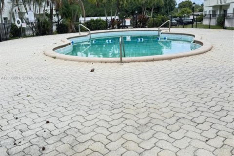 Condominio en alquiler en Miami, Florida, 1 dormitorio, 68.75 m2 № 2170177 - foto 11
