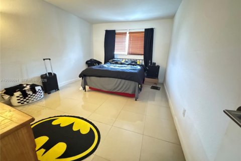 Condominio en alquiler en Miami, Florida, 1 dormitorio, 68.75 m2 № 2170177 - foto 5