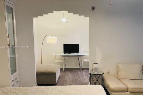 Condo in Miami Beach, Florida № 2029174 - photo 4