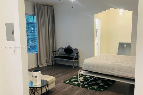 Condo in Miami Beach, Florida № 2029174 - photo 10