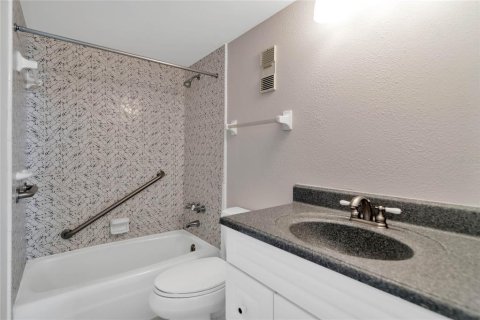 Condo in Ormond Beach, Florida, 2 bedrooms  № 1061486 - photo 25