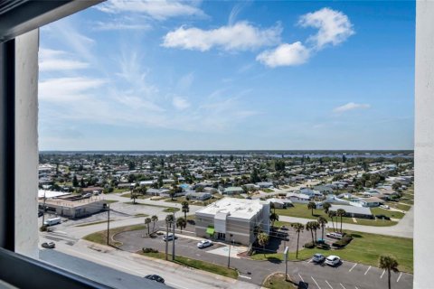 Condo in Ormond Beach, Florida, 2 bedrooms  № 1061486 - photo 14