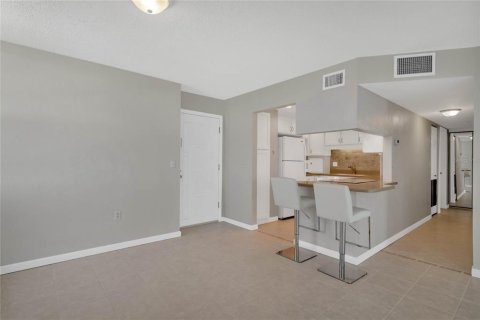 Condo in Ormond Beach, Florida, 2 bedrooms  № 1061486 - photo 2